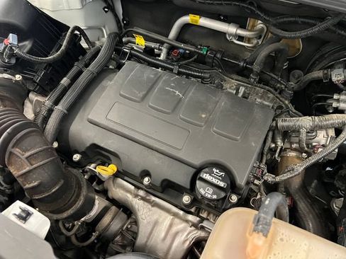 Used 2021 Buick Encore Preferred w/ Safety Package II AWD/4WD image 49