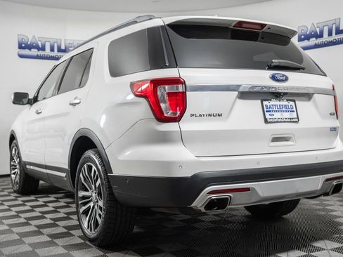 Used 2017 Ford Explorer Platinum image 4