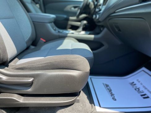 Used 2018 Chevrolet Traverse LT AWD/4WD image 11
