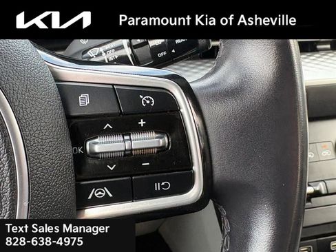 Used 2024 Kia Carnival LX image 26