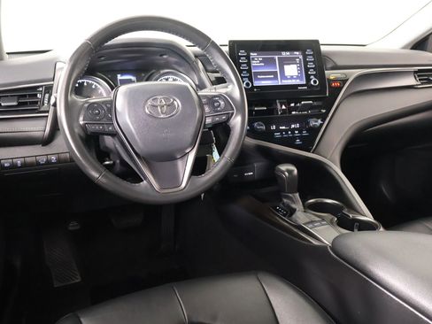 Used 2024 Toyota Camry SE FWD image 2