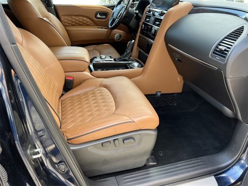 Used 2024 INFINITI QX80 Sensory w/ All-Season Package image 11