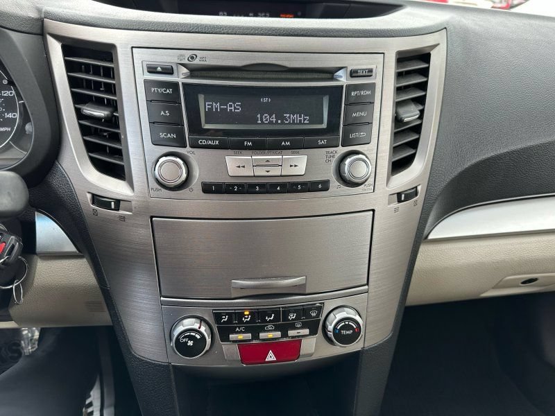 Used 2012 Subaru Outback 2.5i Premium w/ All-Weather Pkg AWD/4WD image 22