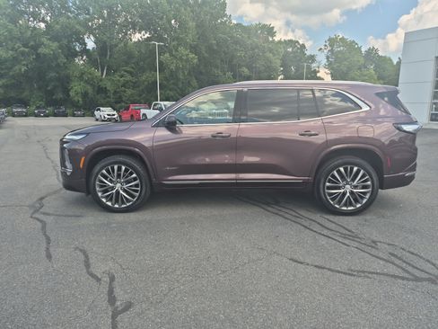 Used 2026 Buick Enclave Avenir w/ Super Cruise Package AWD/4WD image 2