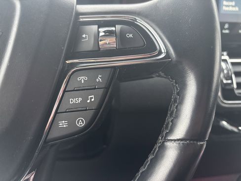 Used 2023 Lincoln Navigator 4WD image 29