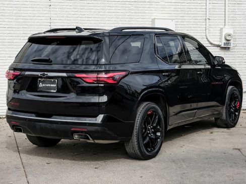 Used 2022 Chevrolet Traverse Premier w/ Redline Edition FWD image 8