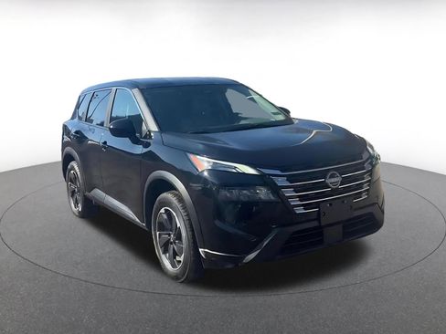 Used 2025 Nissan Rogue SV FWD image 3