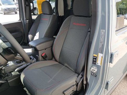 Used 2025 Jeep Gladiator Rubicon AWD/4WD image 33