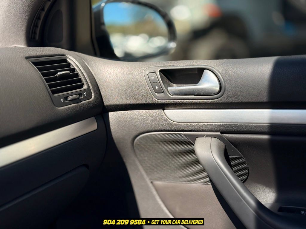 Used 2007 Volkswagen GTI 2-Door FWD image 14