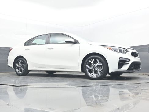 Used 2021 Kia Forte LXS FWD image 21
