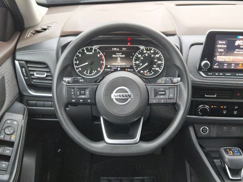 Used 2021 Nissan Rogue S image 20