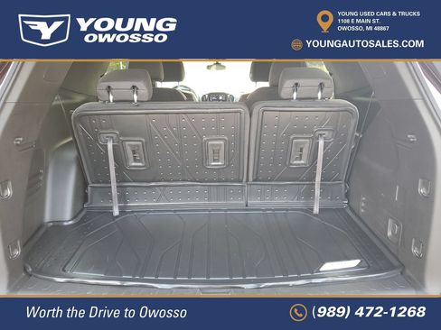 Used 2023 Chevrolet Traverse LT FWD image 29