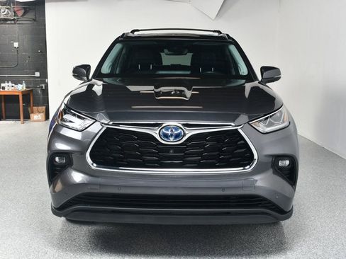 Used 2022 Toyota Highlander Limited image 17