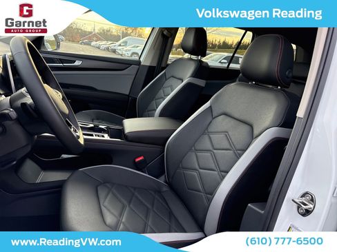 New 2025 Volkswagen Atlas Peak Edition SE image 10