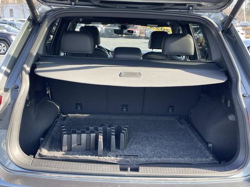 Certified 2024 Volkswagen Tiguan SEL R-Line image 10