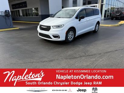 New 2026 Chrysler Pacifica Select