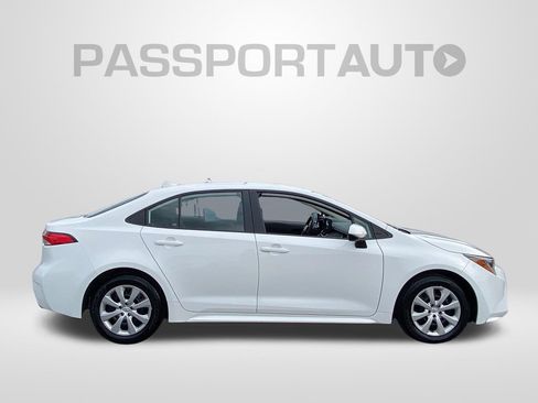 Used 2025 Toyota Corolla LE FWD image 9