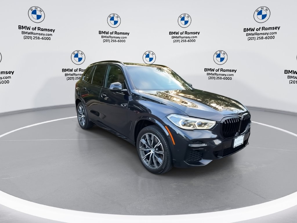 Used 2022 BMW X5 M50i w/ Executive Package AWD/4WD image 2