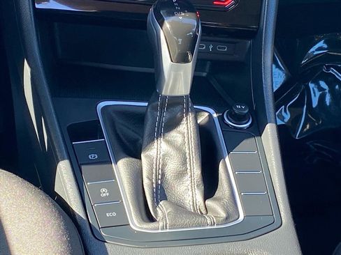 Certified 2025 Volkswagen Jetta S image 8