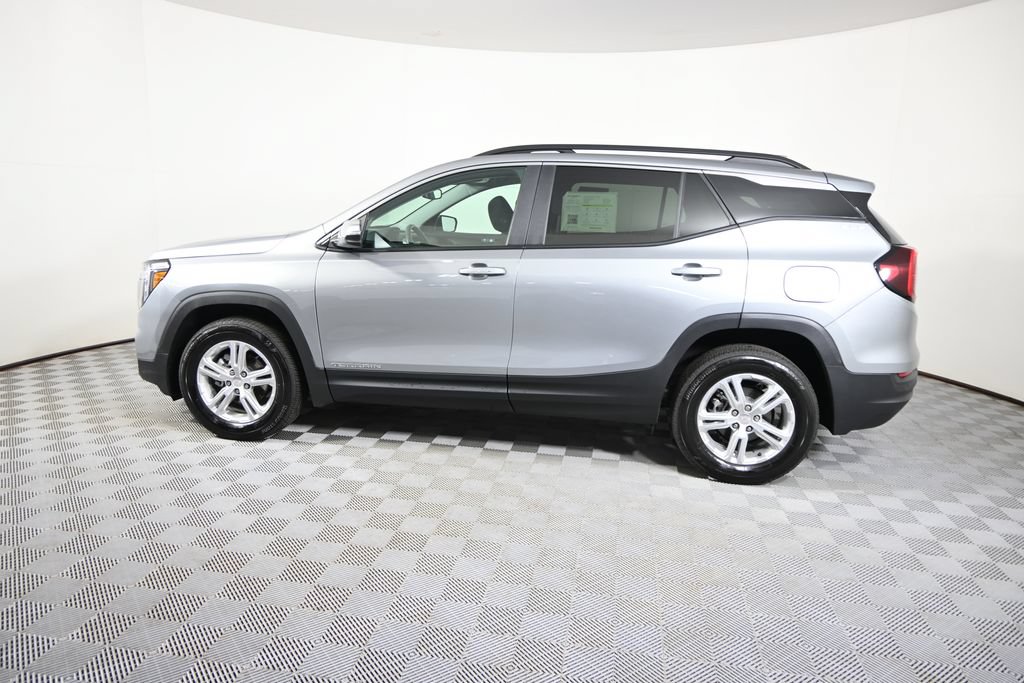 Used 2024 GMC Terrain SLE w/ Driver Convenience Package AWD/4WD image 3