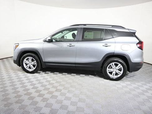 Used 2024 GMC Terrain SLE w/ Driver Convenience Package AWD/4WD image 3