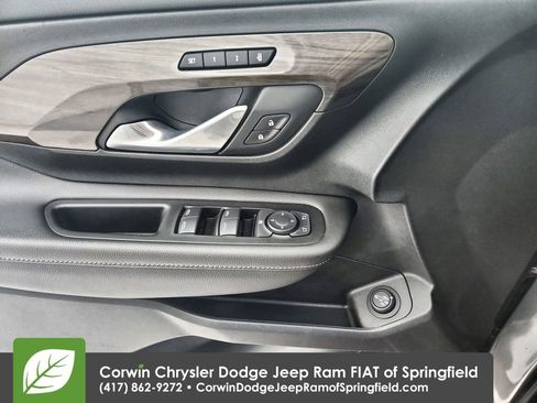 Used 2020 GMC Terrain Denali w/ Denali Premium Package FWD image 12