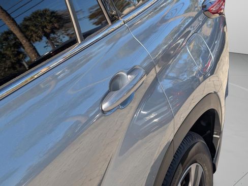 Used 2021 Toyota Highlander XLE image 18