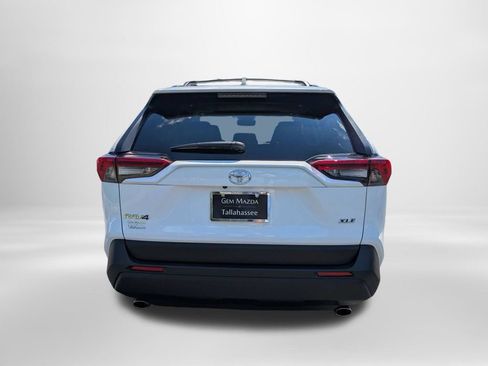 Used 2024 Toyota RAV4 XLE w/ Convenience Package FWD image 5
