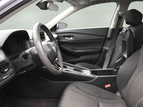 Used 2023 Honda Accord EX image 10
