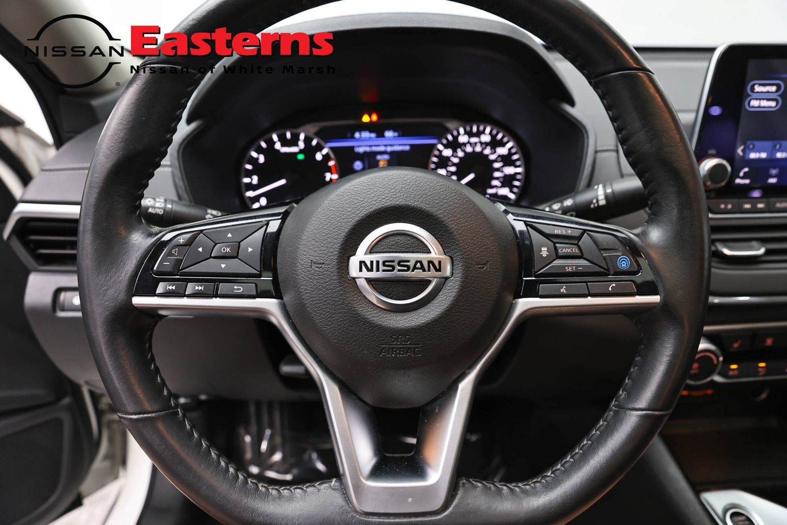 Used 2022 Nissan Altima 2.5 SV w/ SV Premium Package FWD image 10