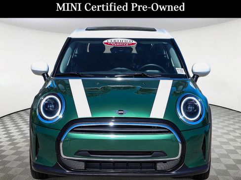 Used 2023 MINI Cooper 4-Door Hardtop image 2