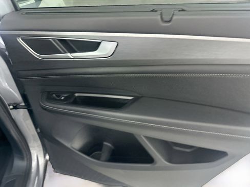 Used 2024 Volkswagen Atlas Cross Sport SE image 29