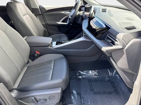 Certified 2025 Audi Q5 Premium w/ Convenience Package AWD/4WD image 10