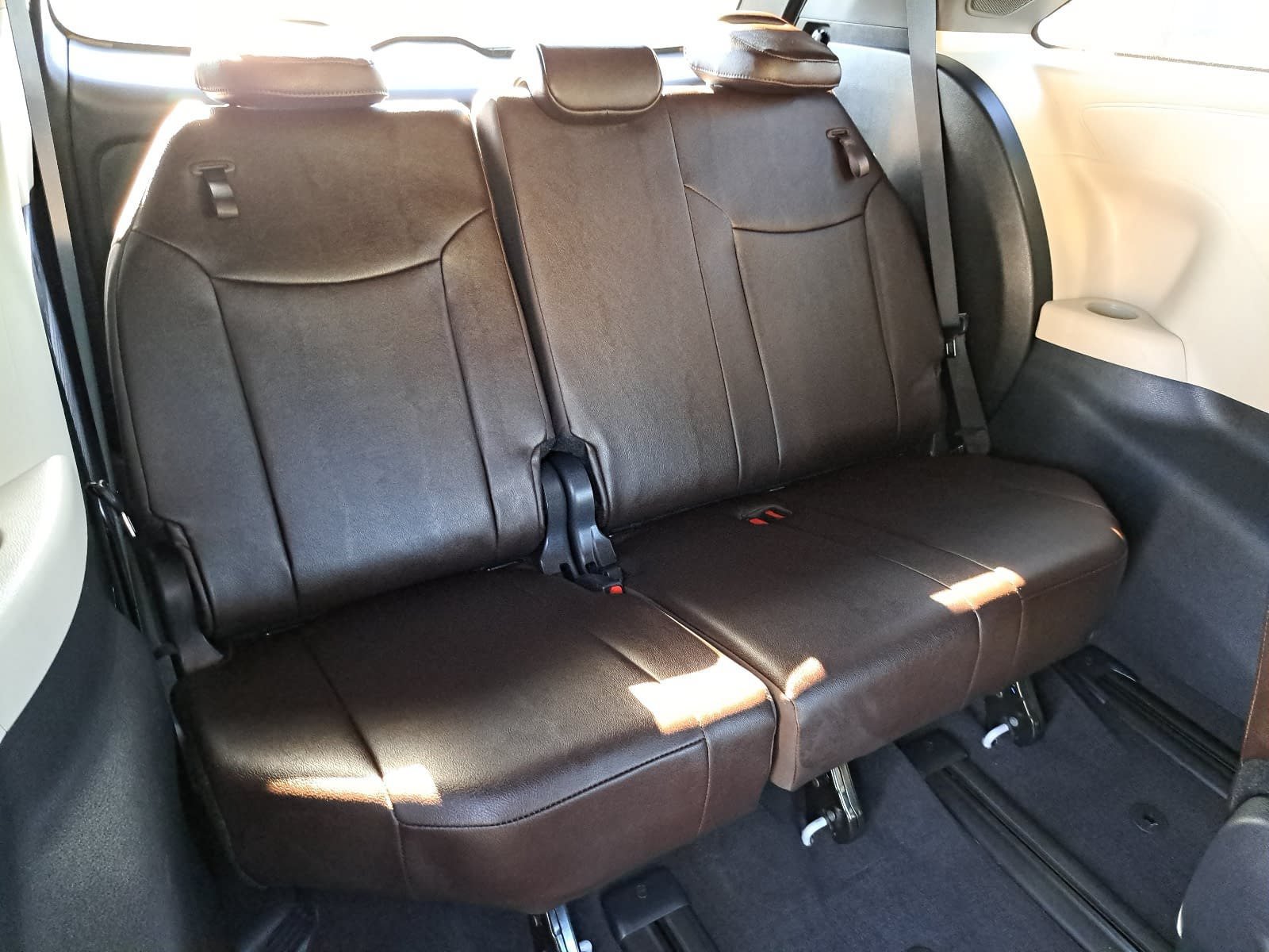 Used 2024 Toyota Sienna Platinum FWD image 12