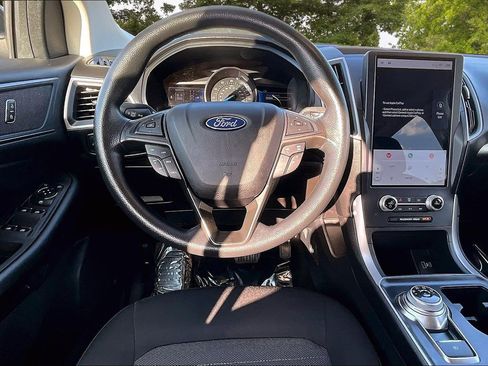 Certified 2022 Ford Edge SE w/ Black Appearance Package image 8
