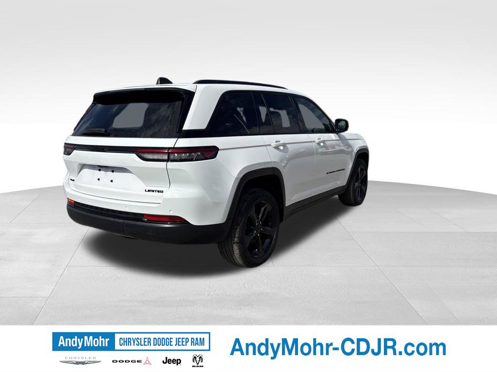 Used 2024 Jeep Grand Cherokee Limited w/ Black Appearance Package AWD/4WD image 7