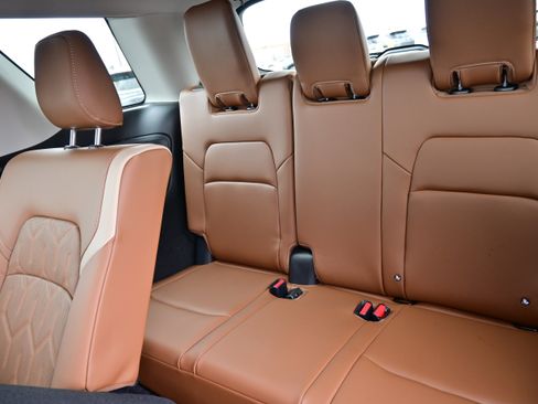 New 2026 Nissan Pathfinder Platinum image 15