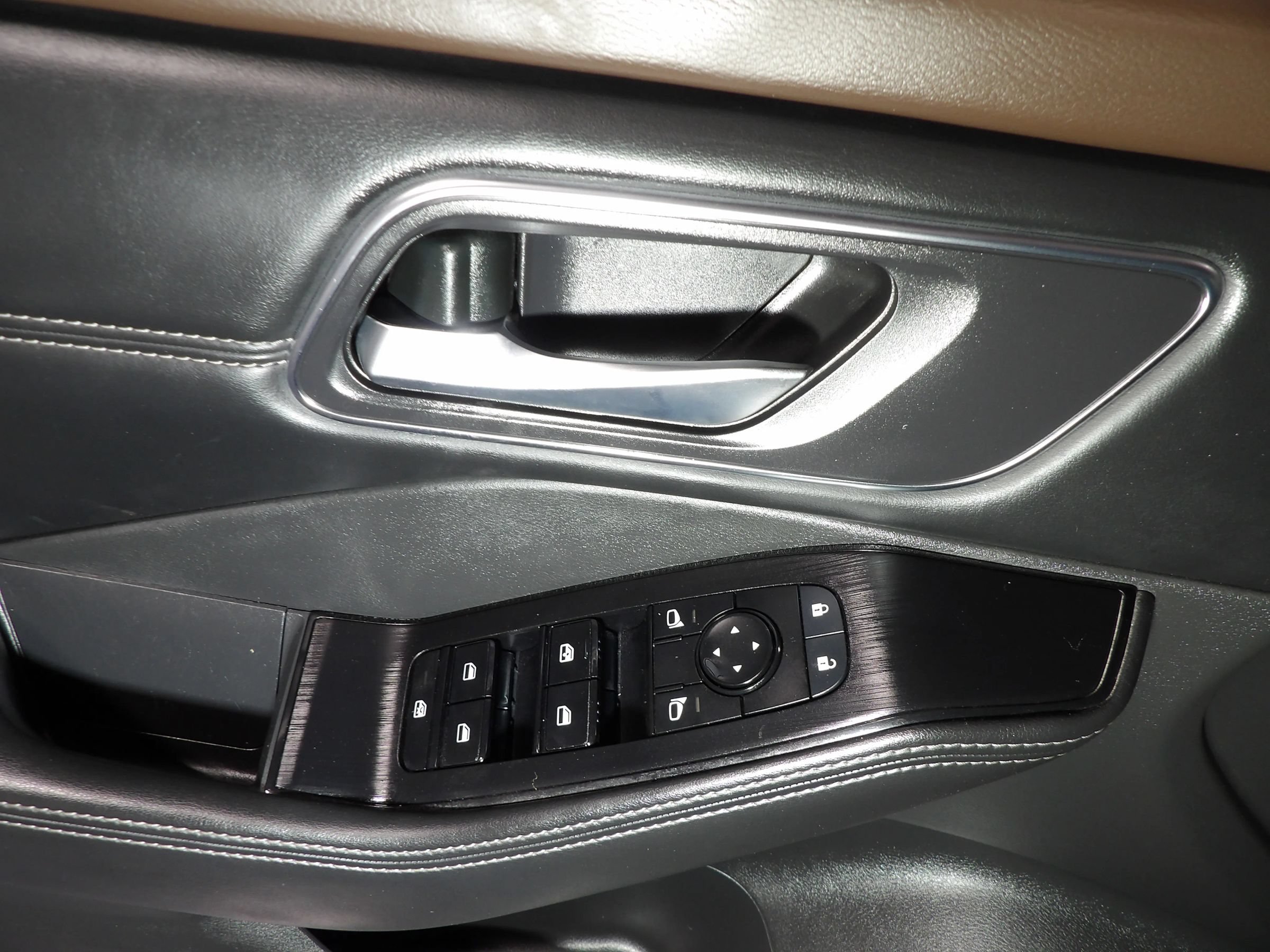 Used 2021 Nissan Rogue SV w/ Premium Package AWD/4WD image 8