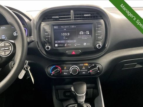 Used 2025 Kia Soul LX w/ LX Technology Package FWD image 7