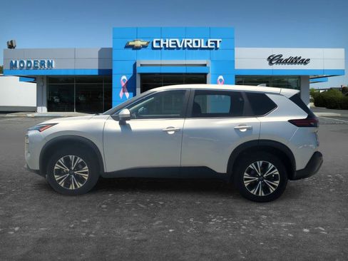 Used 2023 Nissan Rogue SV FWD image 2