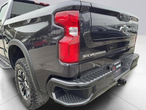 Used 2024 Chevrolet Silverado 1500 ZR2 w/ Technology Package image 18