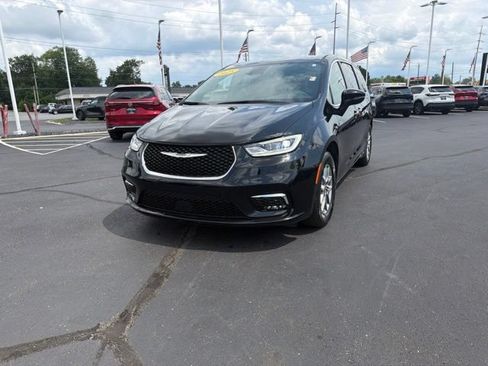 Used 2025 Chrysler Pacifica Select FWD image 22