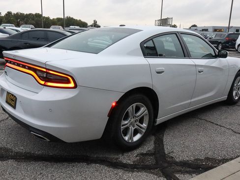 Used 2022 Dodge Charger SXT image 4