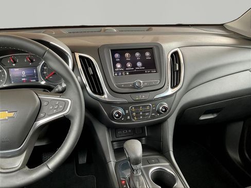 Used 2023 Chevrolet Equinox LT FWD image 9