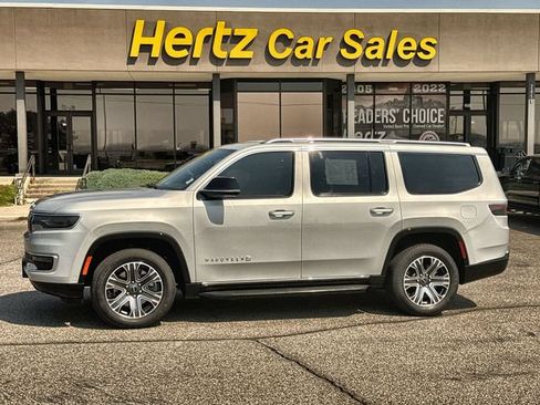 Used 2025 Jeep Wagoneer 4WD image 1