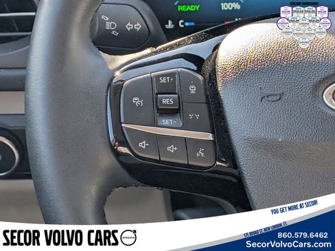 Used 2024 Ford Escape Platinum w/ Premium Technology Package image 16