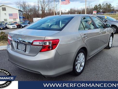 Used 2014 Toyota Camry XLE image 3