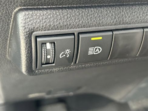 Used 2025 Toyota Corolla SE image 24