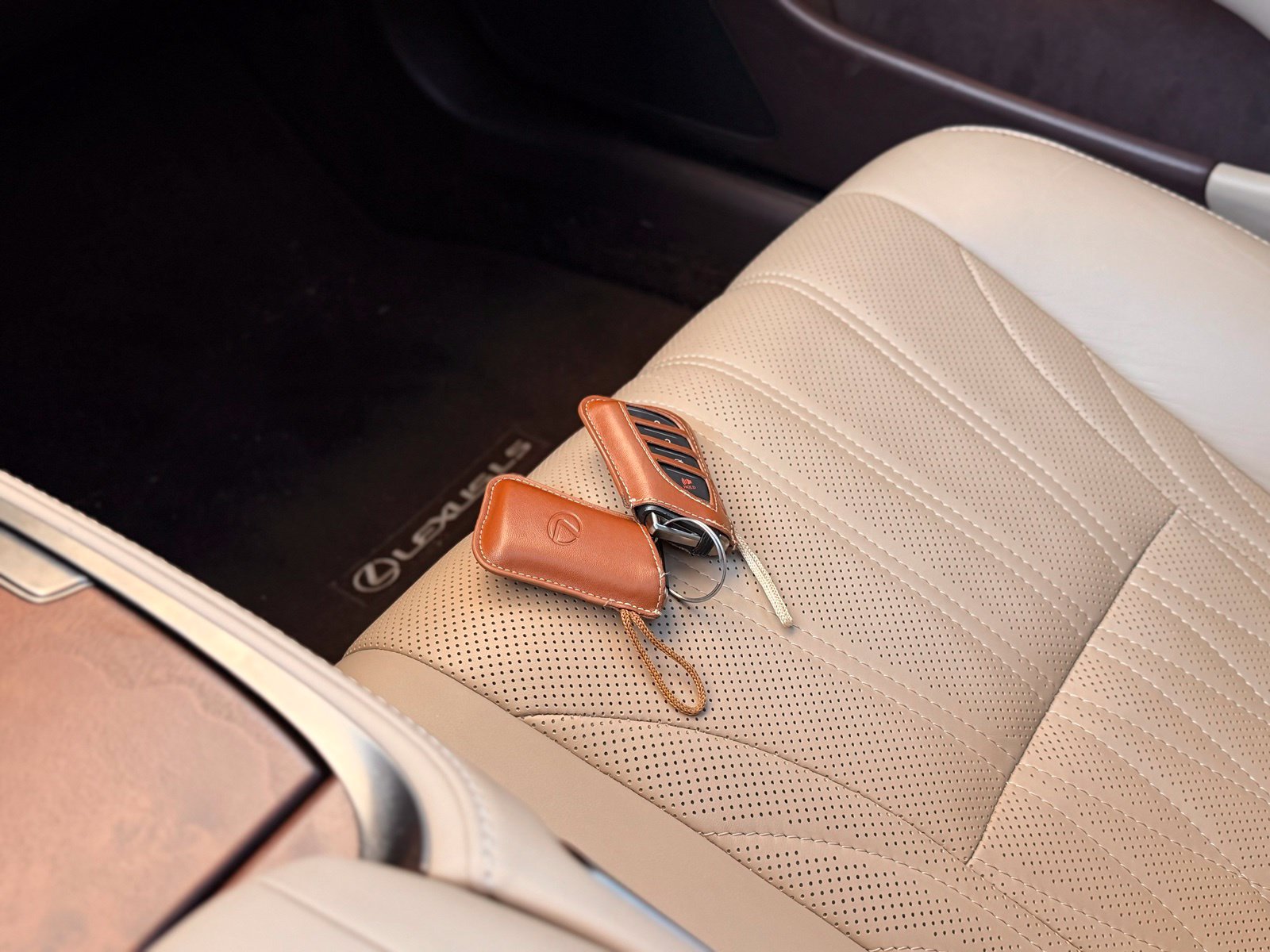 Used 2020 Lexus LS 500 w/ Interior Upgrade Package RWD image 68