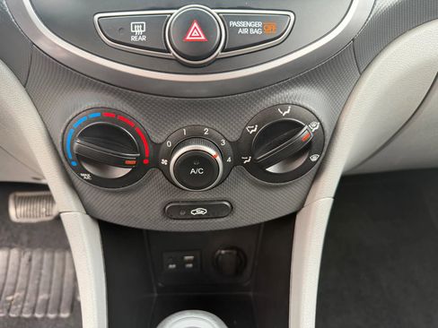 Used 2017 Hyundai Accent SE image 18